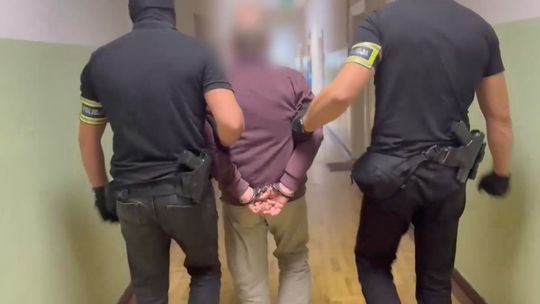 72-latek zatrzymany po serii włamań. Podejrzany jest o 70 kradzieży w całej Polsce