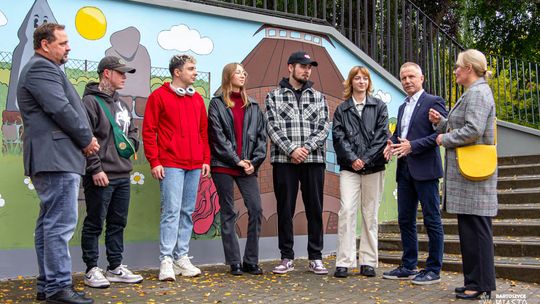 Bartoszyce: Weronika i przyjaciele stworzyli wyjątkowy mural o mieście