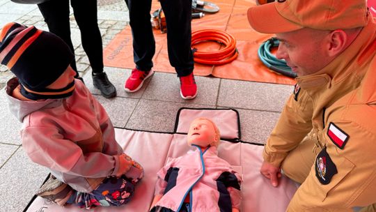 Bezpieczeństwo w praktyce. Piknik obrony cywilnej na lidzbarskich bulwarach