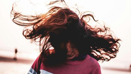 Dlaczego zwykły szampon przy łuszczycy nie wystarcza?