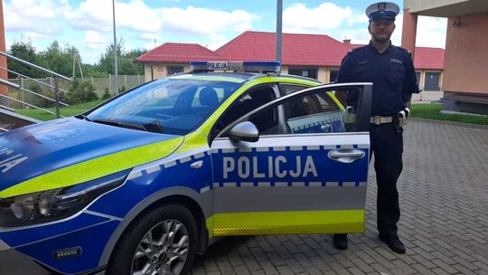 Groźny wypadek na Mazurach. Policjant po służbie pierwszy na miejscu tragedii
