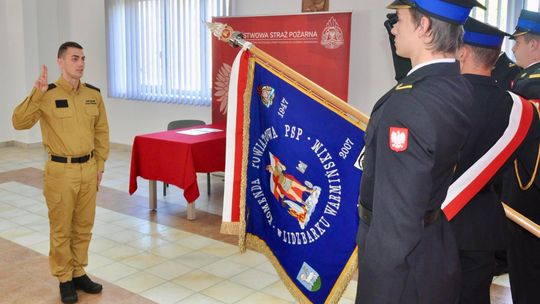 Nowy strażak w lidzbarskiej komendzie. Do służby dołączył druh z OSP Bezledy