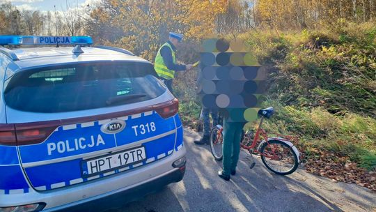 Obydwoje na rowerach, obydwoje pod wpływem alkoholu. Mandaty też dostali dwa