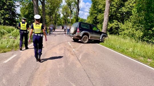 Zderzenie dwóch aut pod Jagodowem. Droga była zablokowana