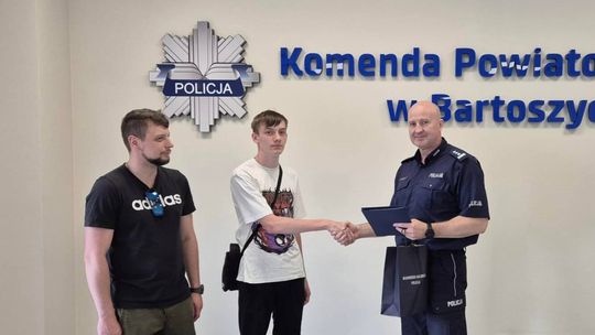 Zgubił pieniądze. Odzyskał je dzięki uczciwości młodego mieszkańca Bartoszyc