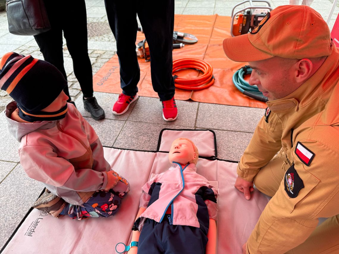 Bezpieczeństwo w praktyce. Piknik obrony cywilnej na lidzbarskich bulwarach Bezpieczeństwo w praktyce. Piknik obrony cywilnej na lidzbarskich bulwarach