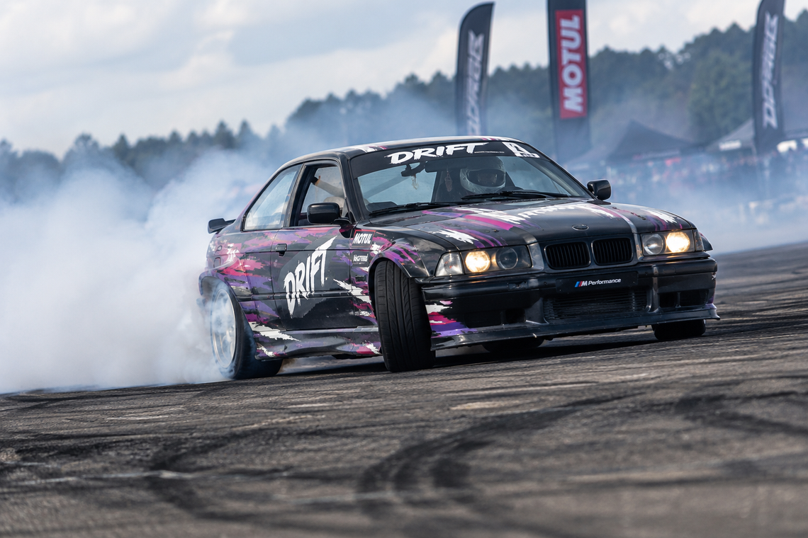 Drift Show na lotnisku w Ornecie. Motoryzacyjne zakończenie sezonu już w niedzielę Drift Show na lotnisku w Ornecie. Motoryzacyjne zakończenie sezonu już w niedzielę