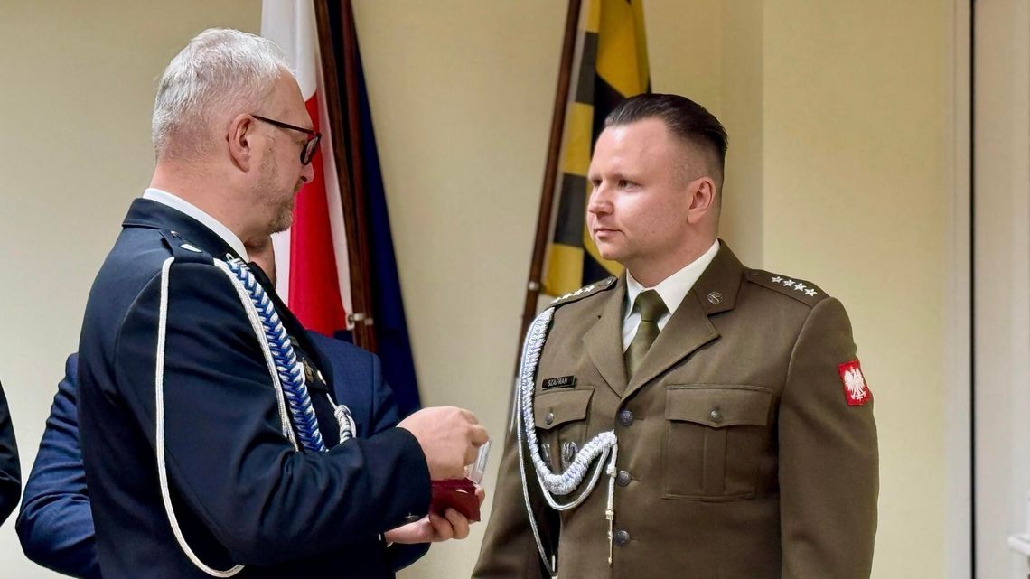 Kapitan Damian Szafran z Gołdapi z odznaką Ministra Sportu