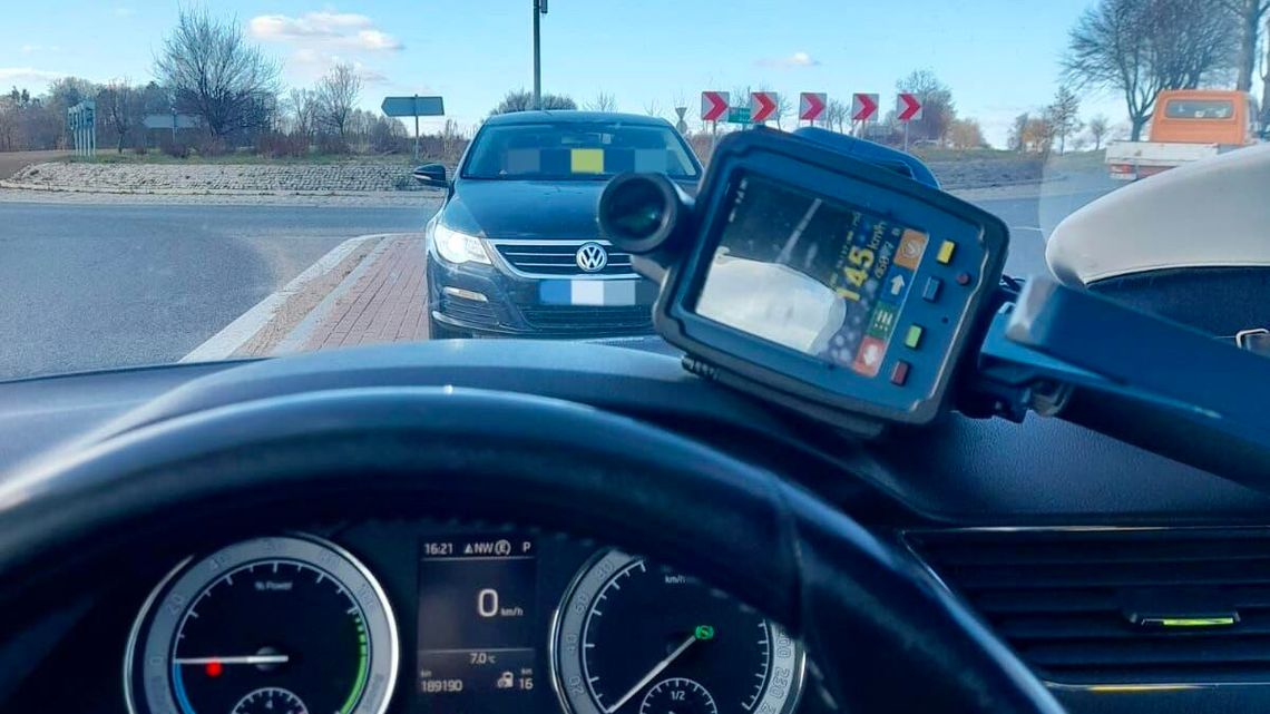 Kupił Passata i chciał go przetestować w pobliżu Bartoszyc. Stracił prawo jazdy Kupił Passata i chciał go przetestować w pobliżu Bartoszyc. Stracił prawo jazdy