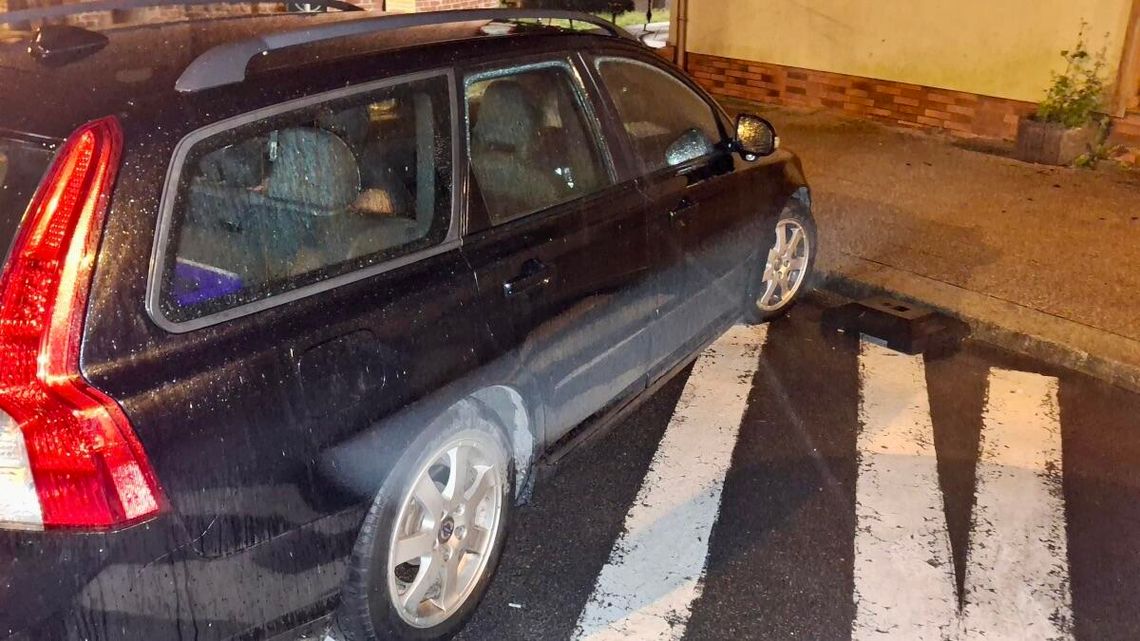 Lidzbarscy policjanci zatrzymali kierowcę w Volvo. Badanie nie pozostawiło złudzeń