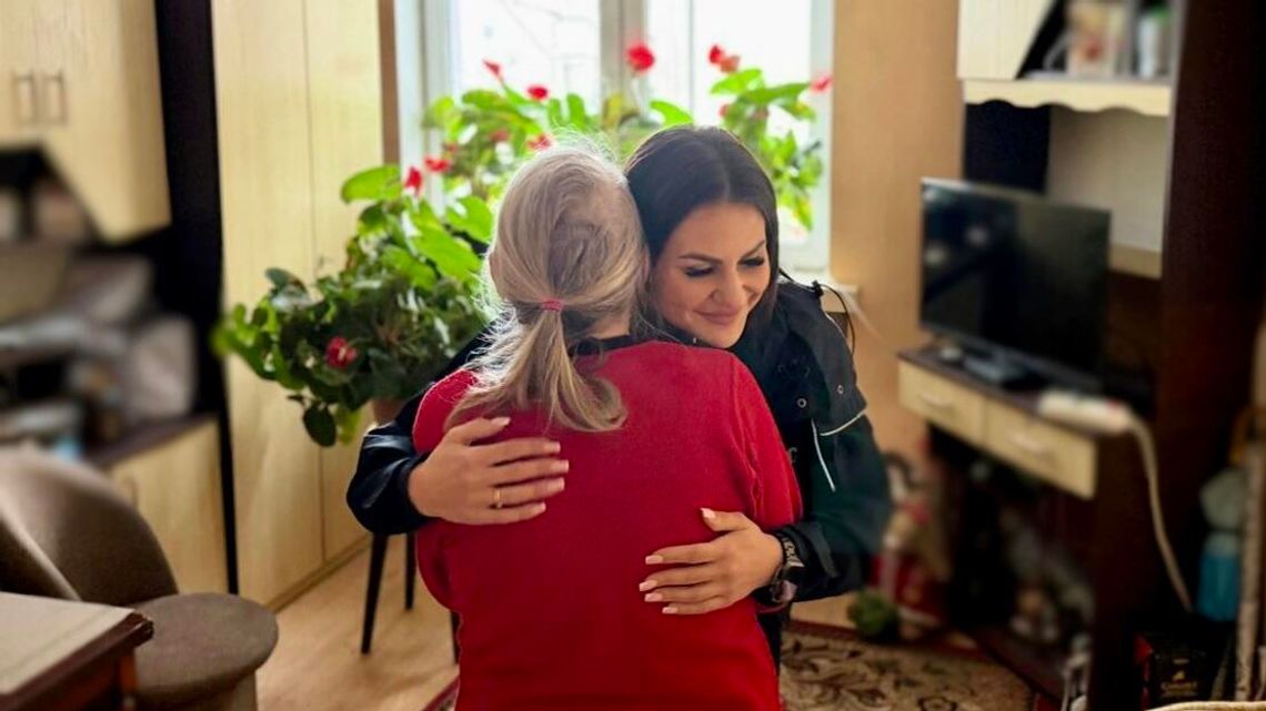 Mroźny dom, szybka pomoc. Seniorka z Olecka uratowana przed wychłodzeniem