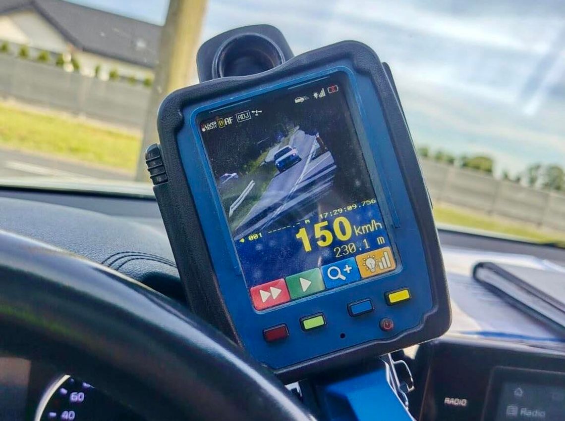 Pędził BMW 150 km/h przez Ornetę. 28-latek słono zapłacił za brawurę