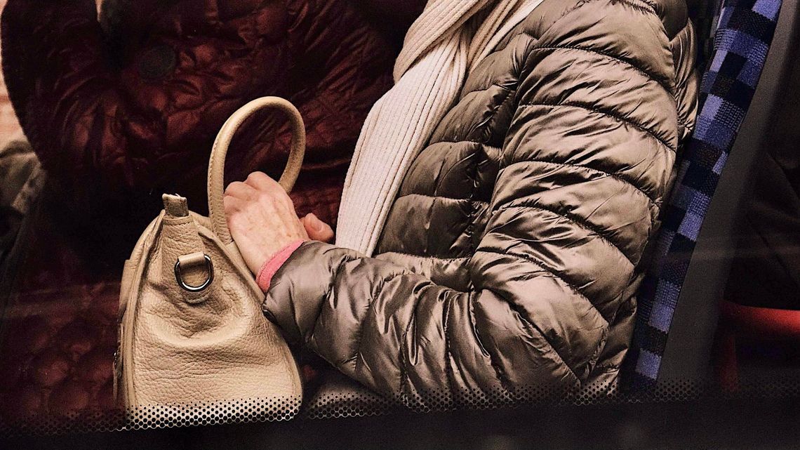 Podróżowała z Olsztyna do Bartoszyc. W Lidzbarku Warmińskim zniknęła jej torebka Podróżowała z Olsztyna do Bartoszyc. W Lidzbarku Warmińskim zniknęła jej torebka