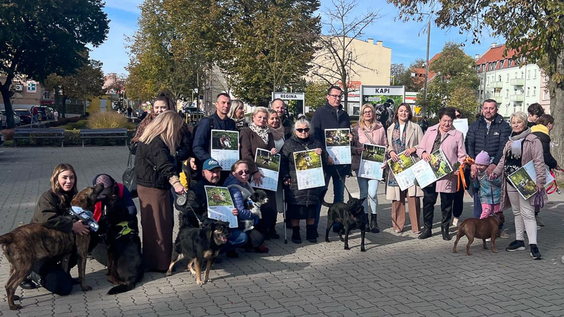 "Psia" wystawa fotografii przed kętrzyńskim ratuszem