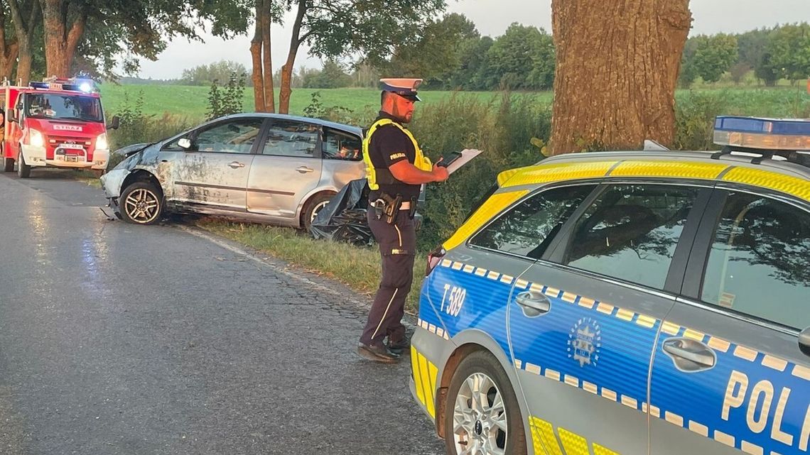 Wypadek w Ełdytach Małych. 66-latek dachował fordem