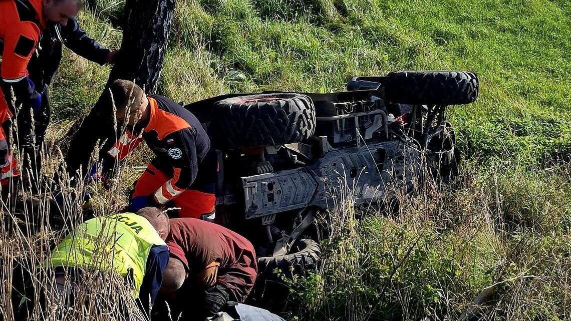 Zjechał quadem do rowu i przewrócił się. Trafił do szpitala Zjechał quadem do rowu i przewrócił się. Trafił do szpitala